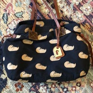 Price Drop 🌟 Dooney and Bourke duck print bag 🦆